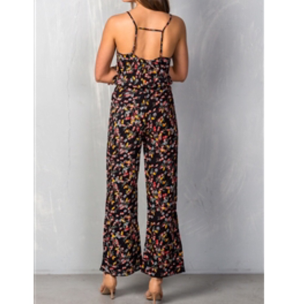 ❗️HOT SALES SLEEVELESS BLACK FLORAL PRINT JUMPSUIT - Picture 2 of 4
